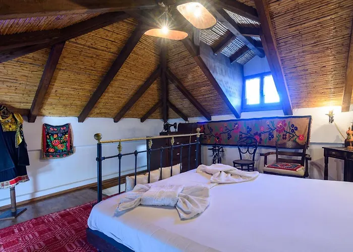 Eros Pittoresque Retreats - Perfect Location, Panoramic Seaview