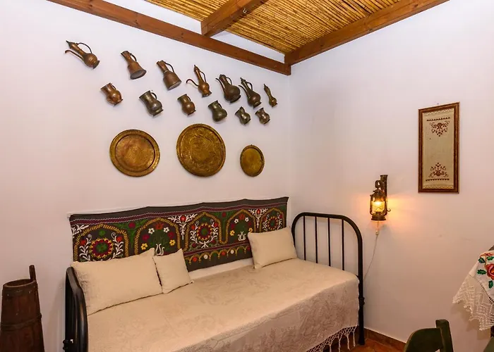 Eros Pittoresque Retreats - Perfect Location, Panoramic Seaview