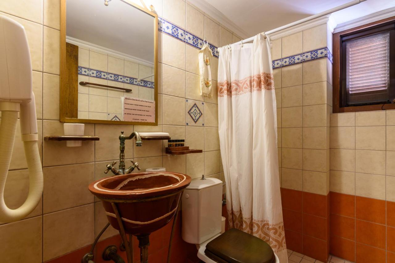 Eros Pittoresque Retreats - Perfect Location, Panoramic Seaview