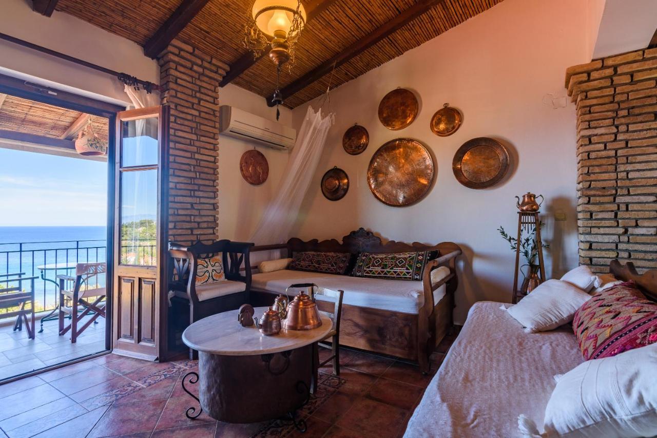 Eros Pittoresque Retreats - Perfect Location, Panoramic Seaview *