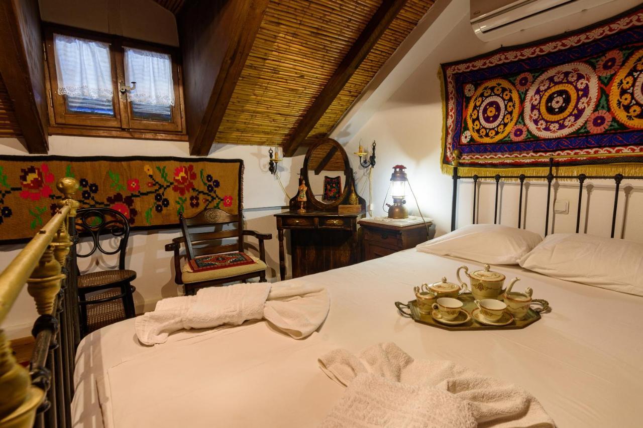 Eros Pittoresque Retreats - Perfect Location, Panoramic Seaview Holiday home *