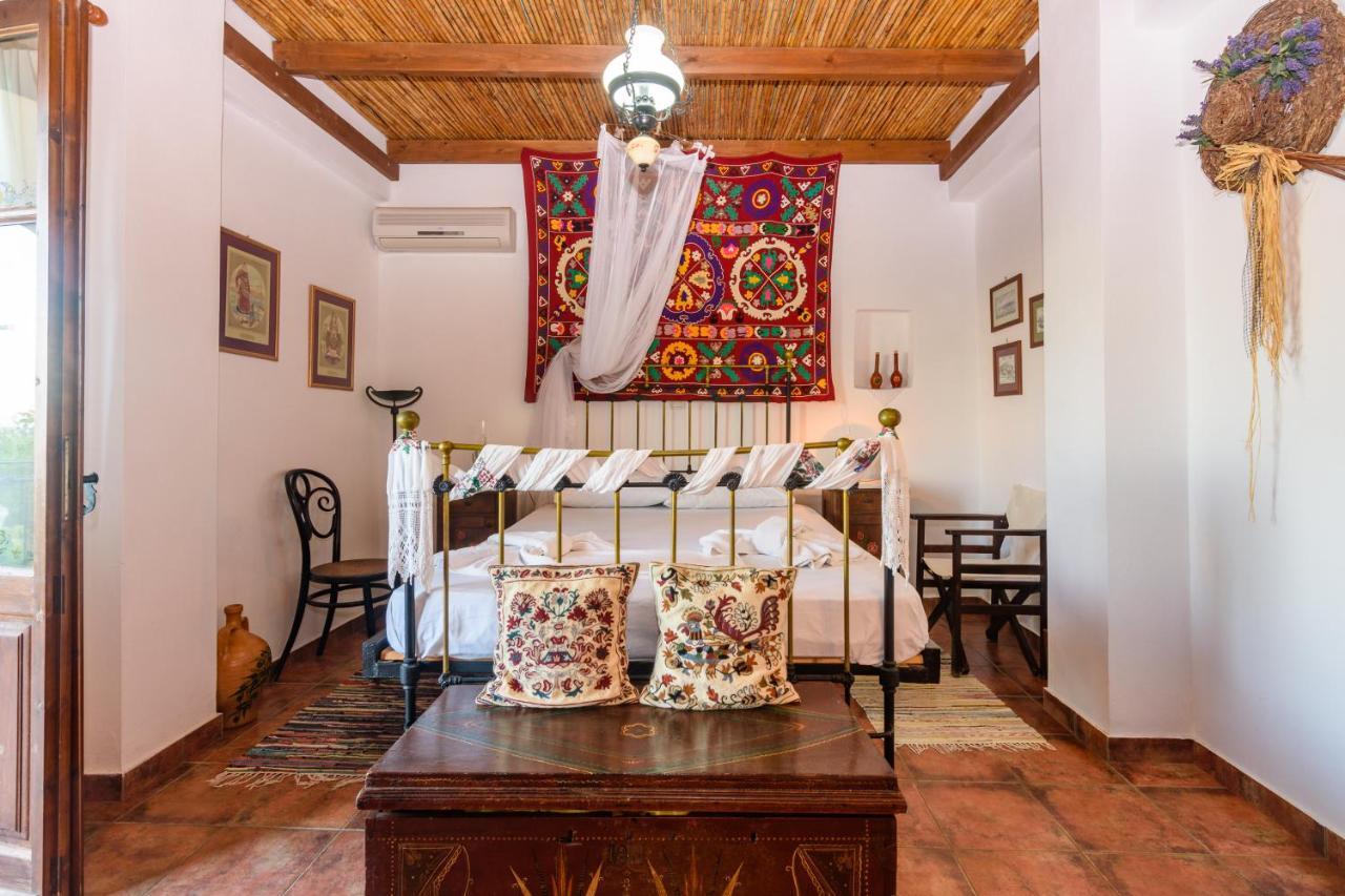 Eros Pittoresque Retreats - Perfect Location, Panoramic Seaview Holiday home