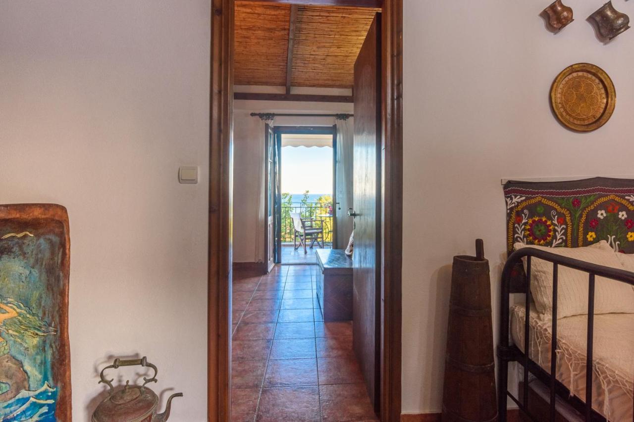 Eros Pittoresque Retreats - Perfect Location, Panoramic Seaview