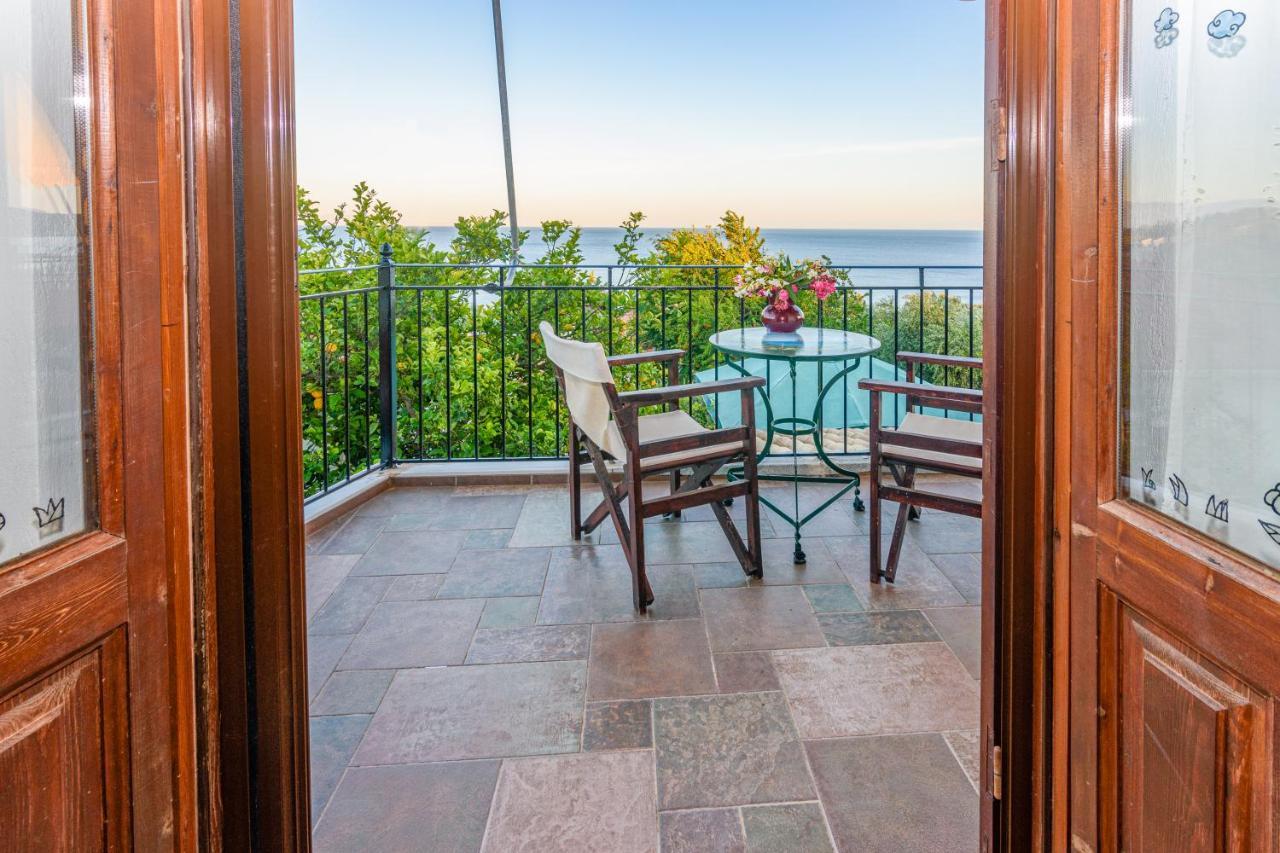 Eros Pittoresque Retreats - Perfect Location, Panoramic Seaview * Koróni